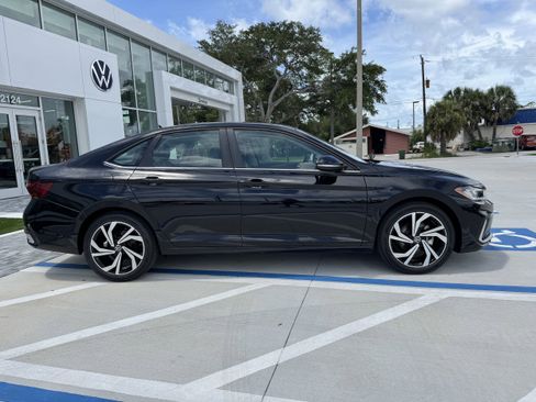 New 2025 Volkswagen Jetta SEL image 2