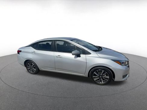 Used 2025 Nissan Versa SV image 2