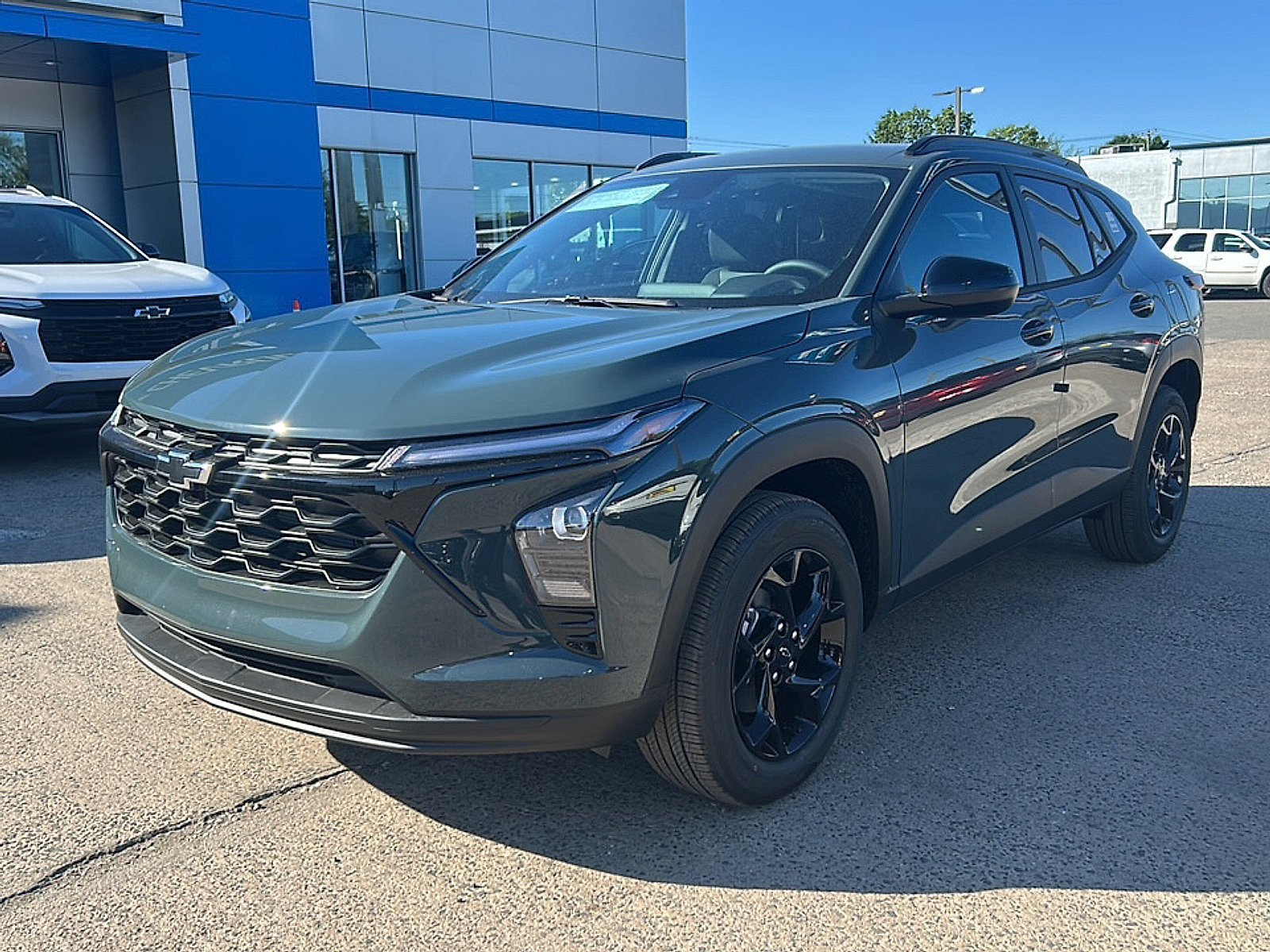 New 2026 Chevrolet Trax LT w/ Driver Confidence Package FWD image 3
