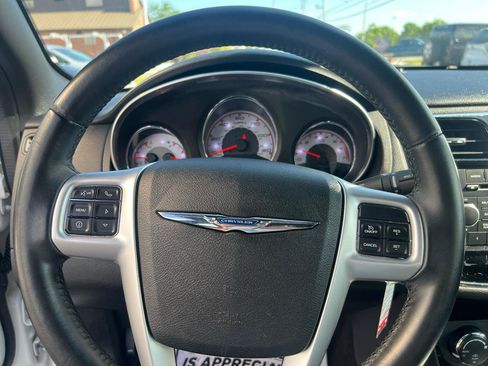 Used 2012 Chrysler 200 Touring FWD image 16