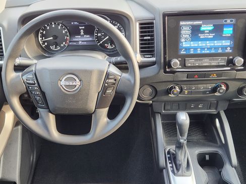 Used 2022 Nissan Frontier SV image 27