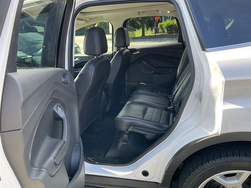 Used 2017 Ford Escape Titanium w/ Equipment Group 301A AWD/4WD image 15