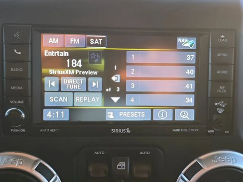 Used 2017 Jeep Wrangler Unlimited Rubicon w/ Connectivity Group image 22