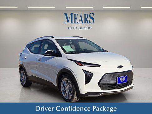 Used 2023 Chevrolet Bolt EUV LT w/ Driver Confidence Package image 8