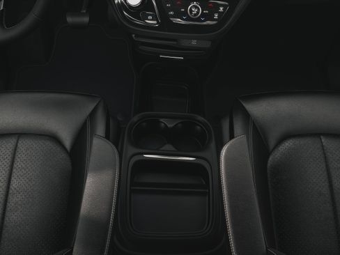 New 2027 Chrysler Pacifica Select AWD/4WD image 4