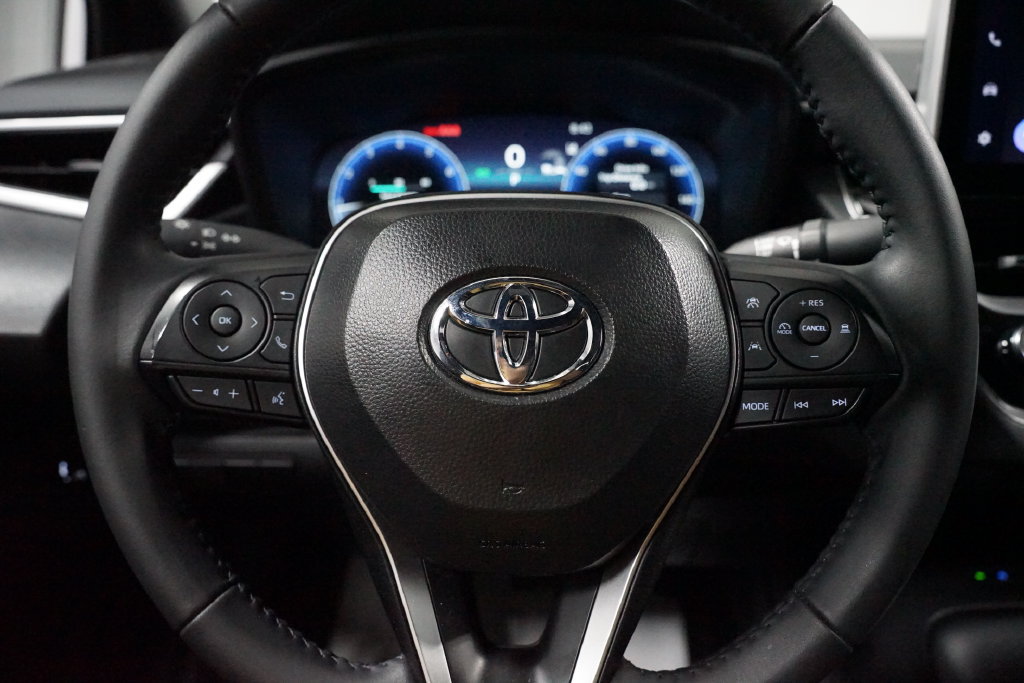 Certified 2026 Toyota Corolla SE w/ SE Package FWD image 12