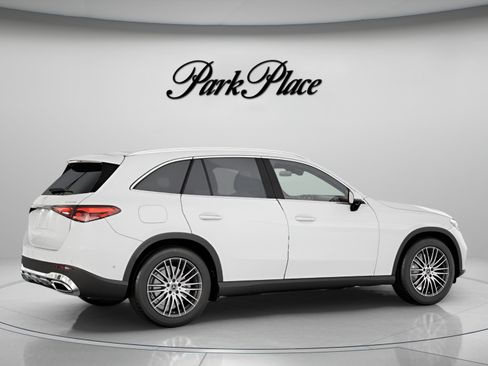 Used 2026 Mercedes-Benz GLC 300 image 23