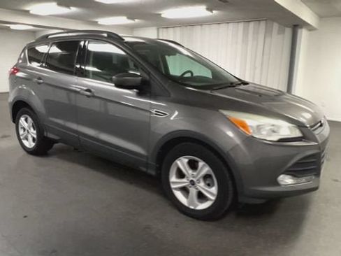 Used 2014 Ford Escape SE w/ Equipment Group 201A FWD image 2