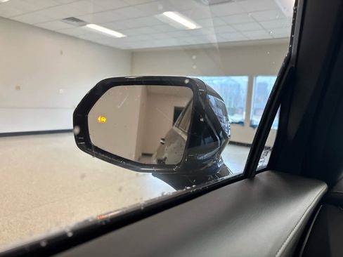 Used 2023 Cadillac XT4 Luxury w/ Driver Awareness Package image 21