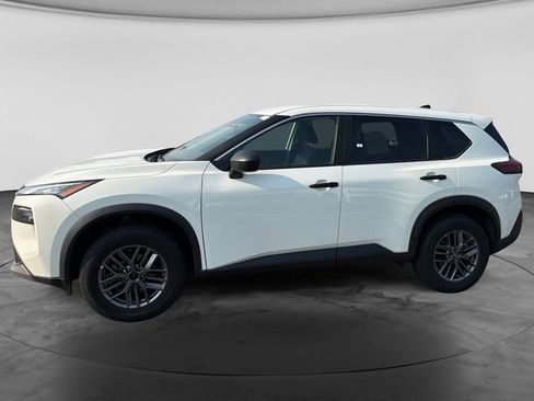Used 2023 Nissan Rogue S AWD/4WD image 4