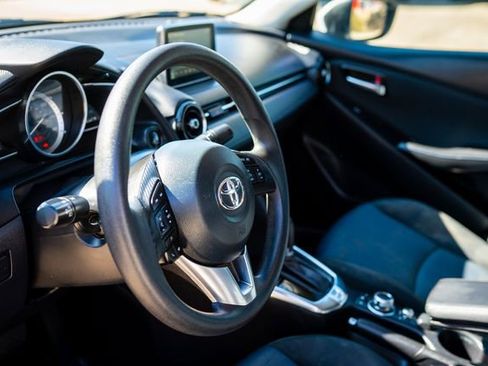 Used 2017 Toyota Yaris iA image 31