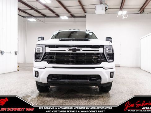 Used 2024 Chevrolet Silverado 2500 LT w/ Z71 Sport Edition image 2