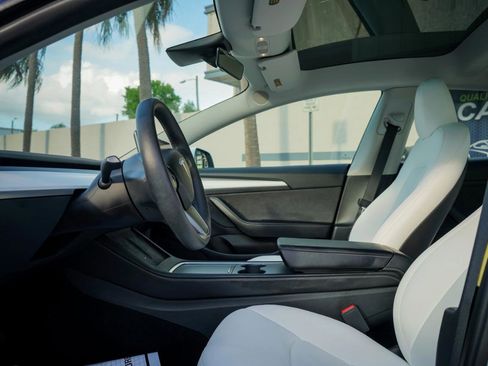 Used 2023 Tesla Model 3 Standard Range image 7