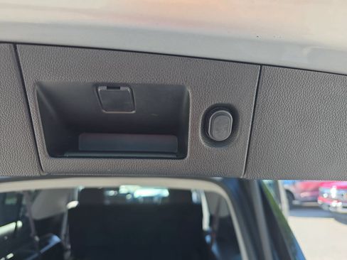 Used 2015 GMC Yukon XL SLE w/ Convenience Package RWD image 14