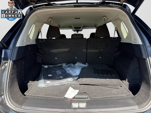 Certified 2025 Nissan Rogue SV AWD/4WD image 18