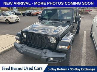 Used 2021 Jeep Gladiator Sport video 1