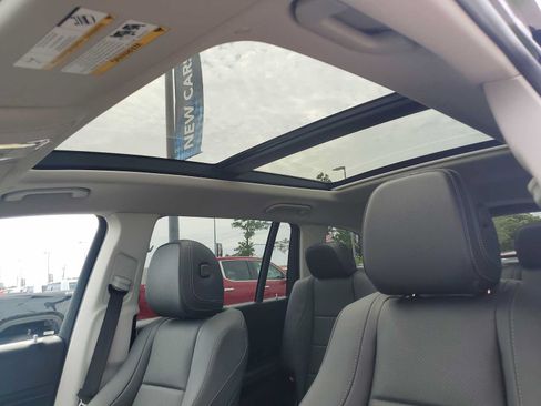 Used 2024 Mercedes-Benz GLS 450 4MATIC image 24