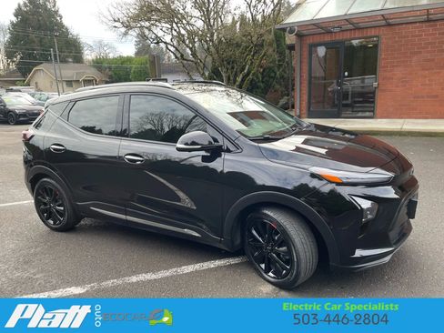 Used 2023 Chevrolet Bolt EUV Premier w/ Sun & Sound Package image 12