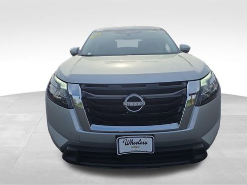 Used 2024 Nissan Pathfinder SV AWD/4WD image 8