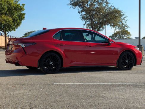 Used 2023 Toyota Camry XSE image 3
