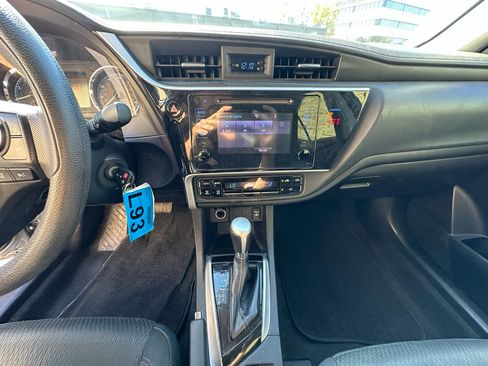 Used 2019 Toyota Corolla XLE image 17