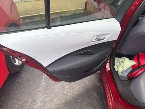 Used 2022 Toyota Corolla SE FWD image 31