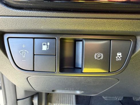 Used 2024 Kia EV6 Light AWD/4WD image 17