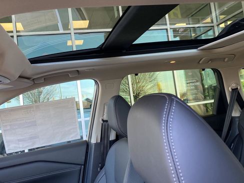 Used 2025 Nissan Rogue Platinum w/ Platinum Premium Package image 22