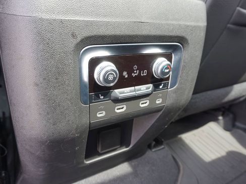 Used 2021 GMC Yukon Denali w/ Denali Premium Package image 24