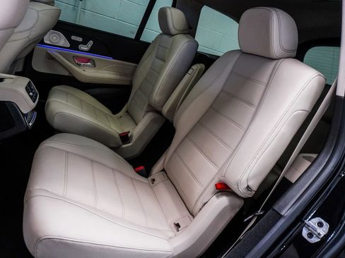 Used 2022 Mercedes-Benz GLS 450 4MATIC w/ Warmth & Comfort Package image 8