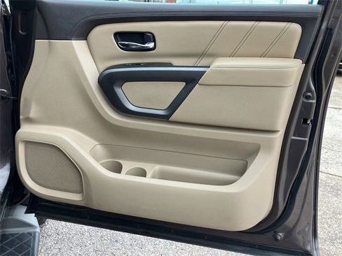 Used 2015 Nissan Armada Platinum w/ Platinum Reserve Package image 10