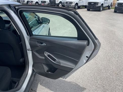 Used 2018 Ford Focus SE FWD image 44