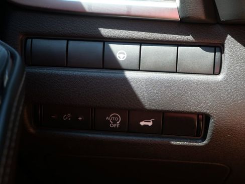 Used 2024 Nissan Rogue SV AWD/4WD image 24