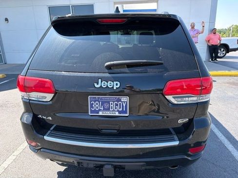 Used 2020 Jeep Grand Cherokee Overland AWD/4WD image 3