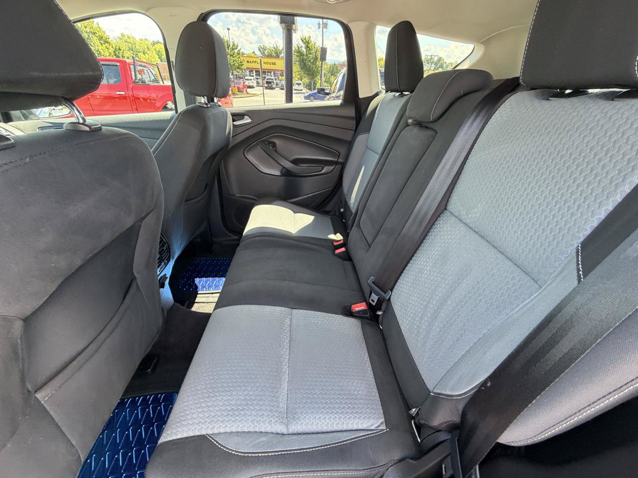 Used 2017 Ford Escape SE FWD image 9