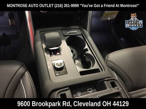 Used 2024 Land Rover Discovery Dynamic SE AWD/4WD image 20