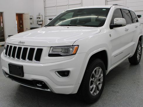 Used 2015 Jeep Grand Cherokee Overland image 3