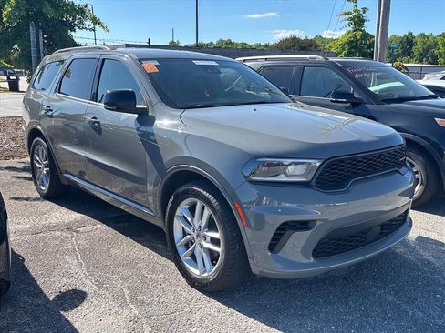 Used 2024 Dodge Durango GT RWD image 5