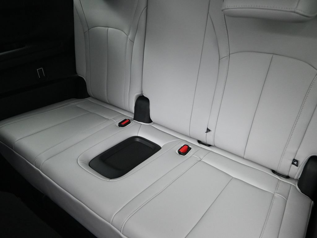 Used 2026 INFINITI QX60 Pure w/ Cargo Package FWD image 17