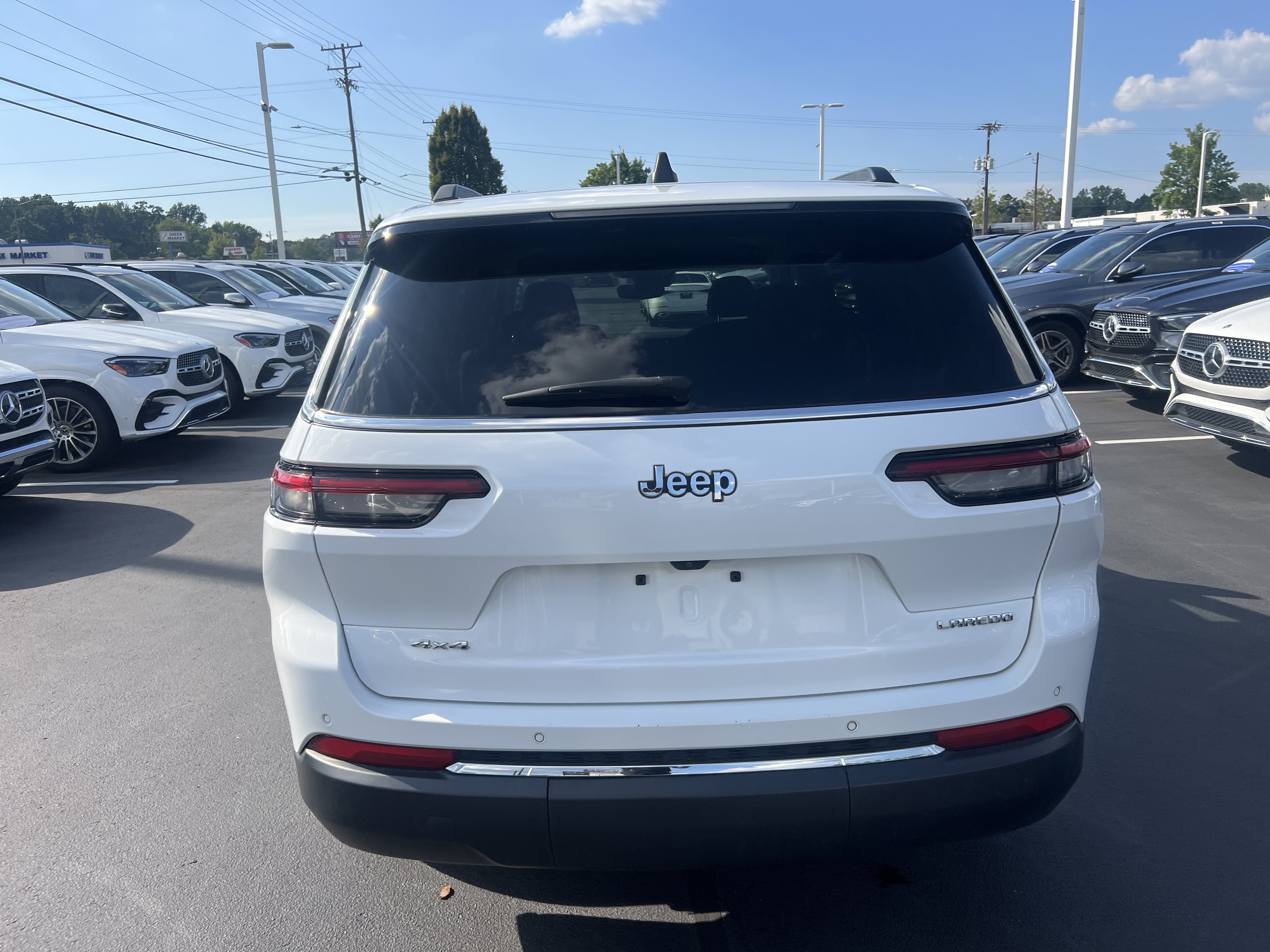 Used 2023 Jeep Grand Cherokee L Laredo AWD/4WD image 10