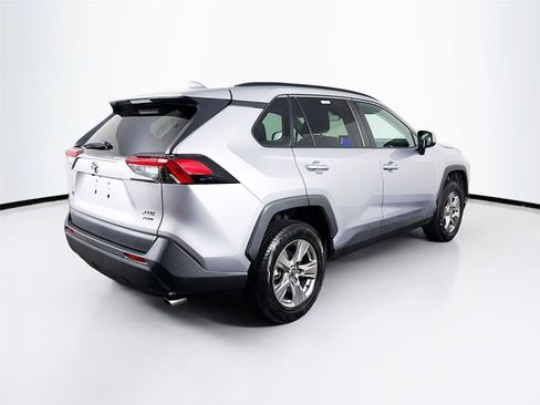 Used 2023 Toyota RAV4 XLE AWD/4WD image 11