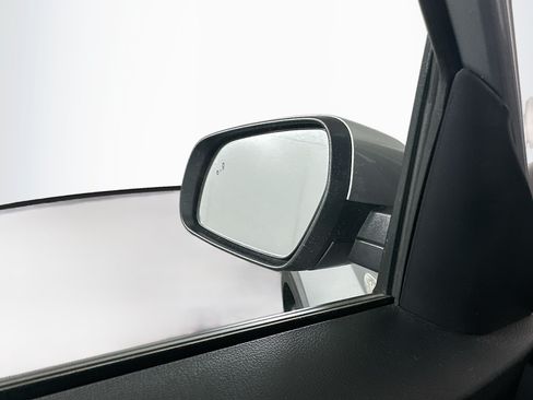 Used 2025 Hyundai Venue SEL FWD image 16