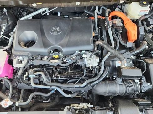 Used 2025 Toyota RAV4 XLE AWD/4WD image 32