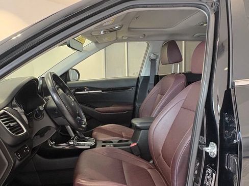 Used 2023 Kia Seltos SX w/ SX Sunroof Package AWD/4WD image 11