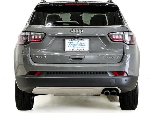 Used 2022 Jeep Compass Limited w/ Sun and Sound Group AWD/4WD image 8