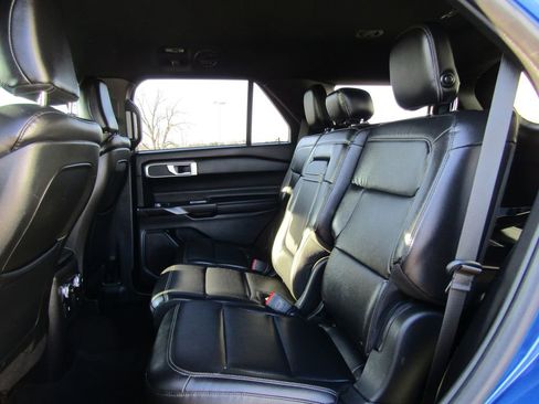 Used 2020 Ford Explorer XLT w/ Equipment Group 202A image 35