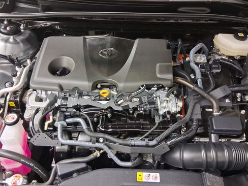 Used 2025 Toyota Camry XLE w/ Premium Plus Package image 35