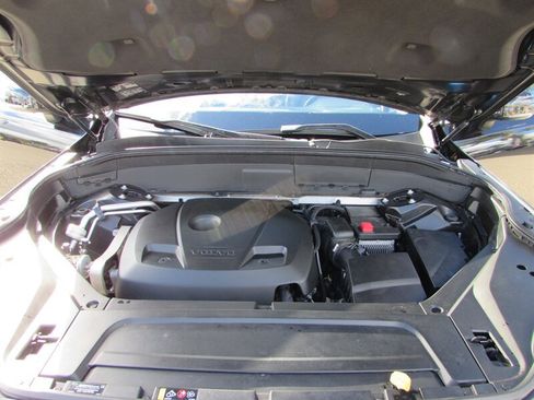 Used 2016 Volvo XC90 T6 Momentum w/ Vision Package image 35