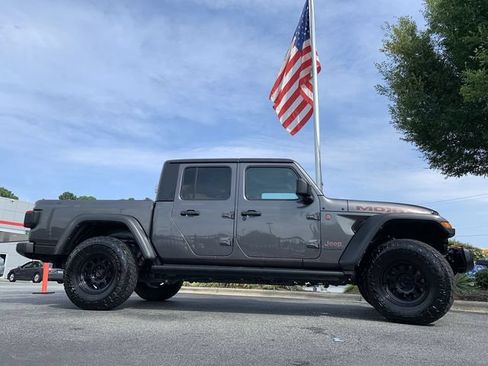 Used 2024 Jeep Gladiator Mojave w/ Safety Group AWD/4WD image 9