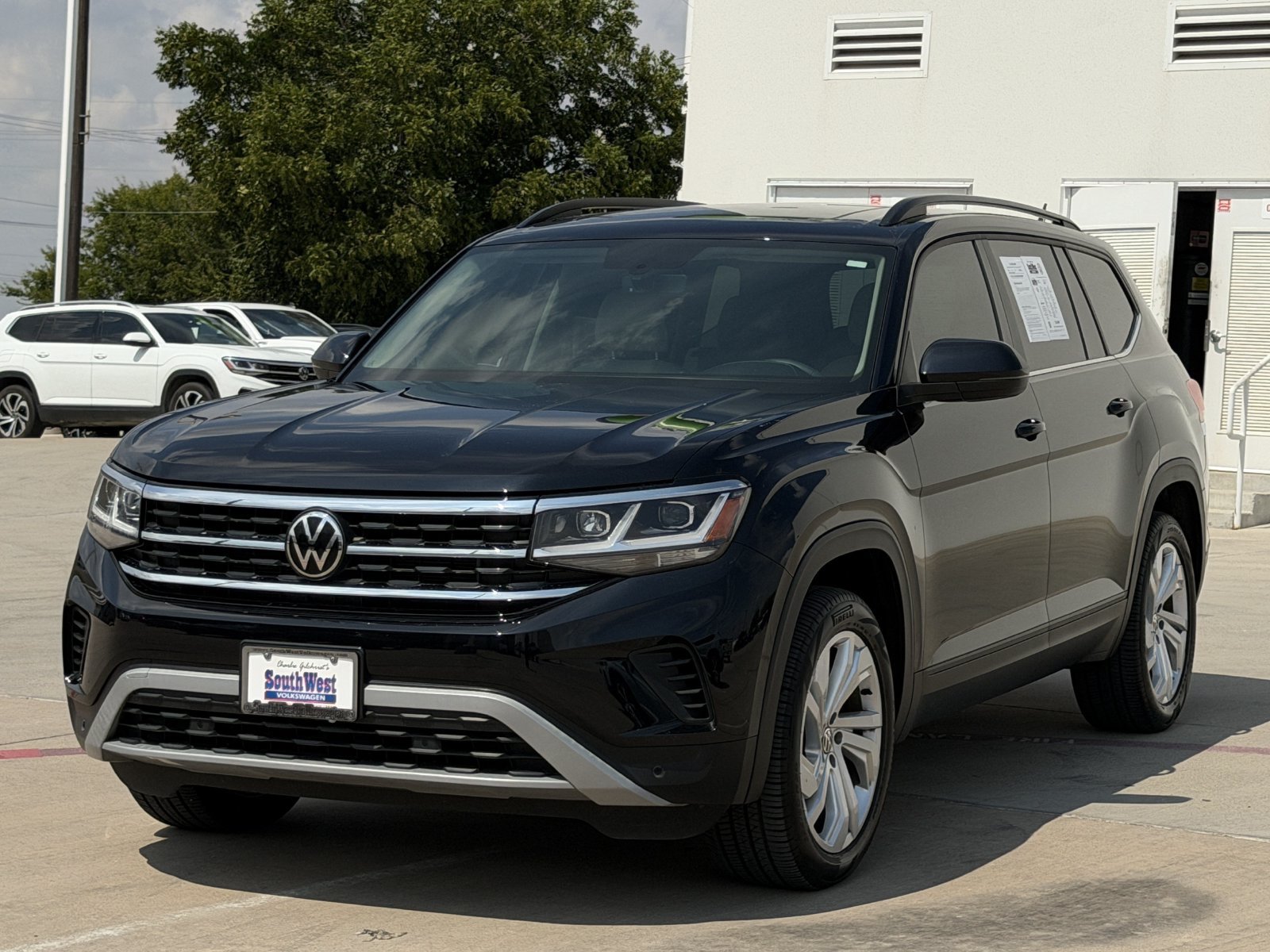 Used 2023 Volkswagen Atlas SE w/ Panoramic Sunroof Package FWD image 8